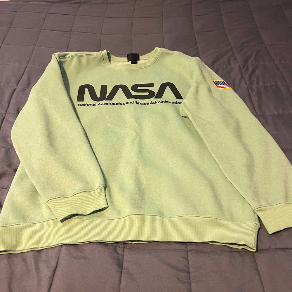 H&M Medium green crewneck sweater
